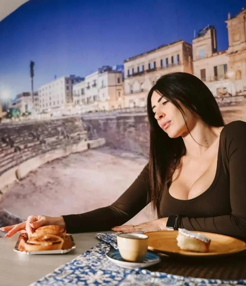 "Il Vecchio Salone" Appartamento In Pieno Centro Con Garage Privato Lecce Bagian luar foto