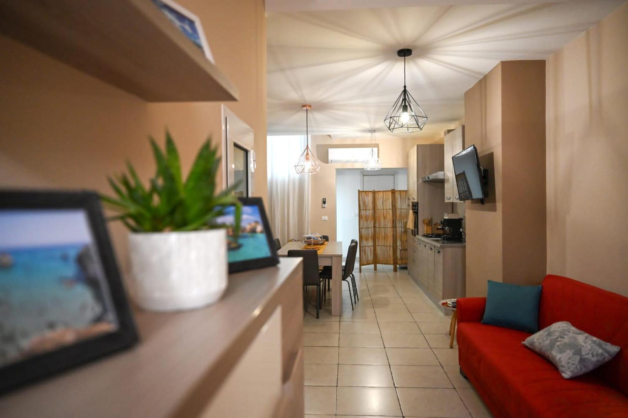 "Il Vecchio Salone" Appartamento In Pieno Centro Con Garage Privato Lecce Bagian luar foto