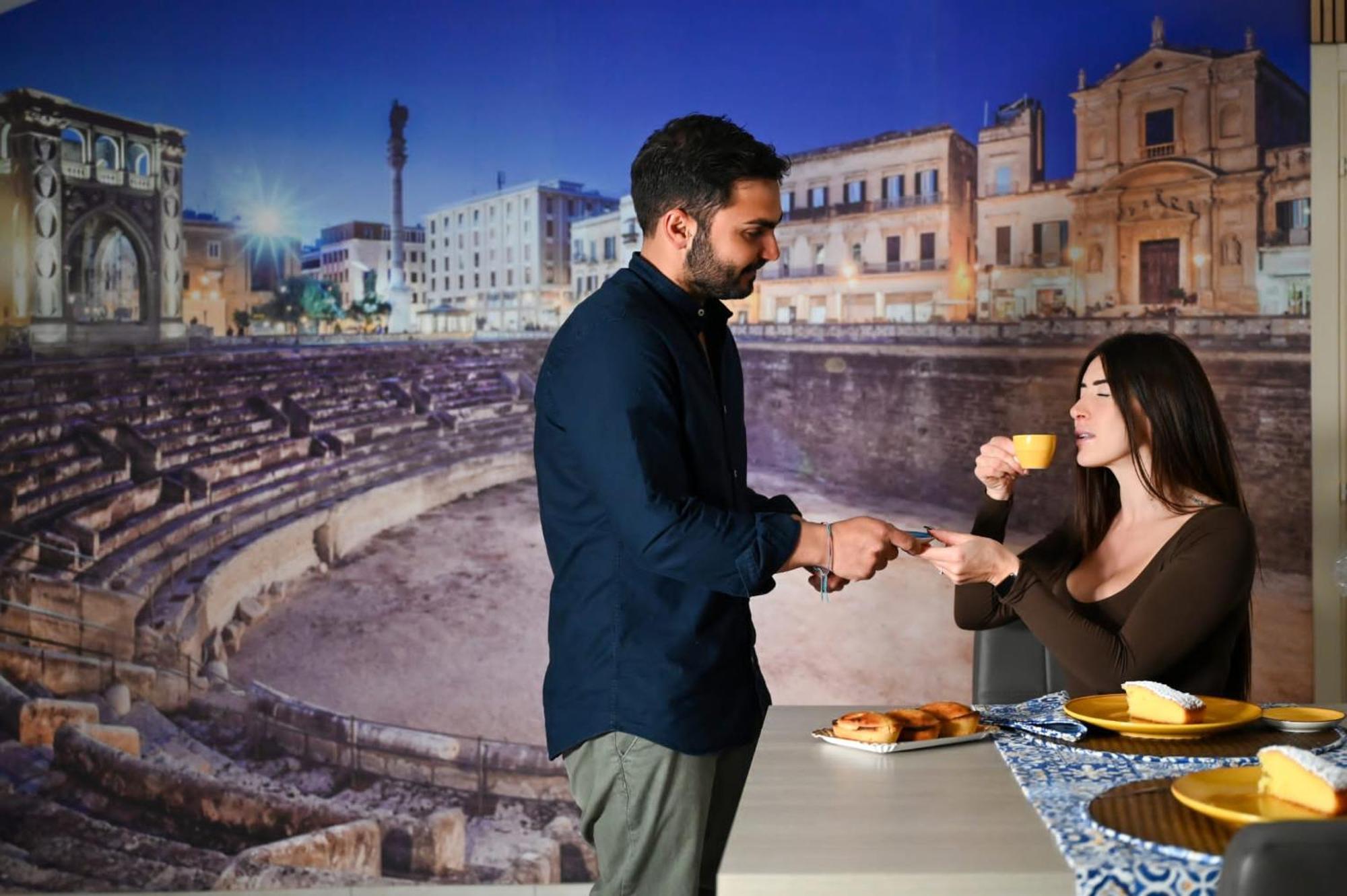 "Il Vecchio Salone" Appartamento In Pieno Centro Con Garage Privato Lecce Bagian luar foto